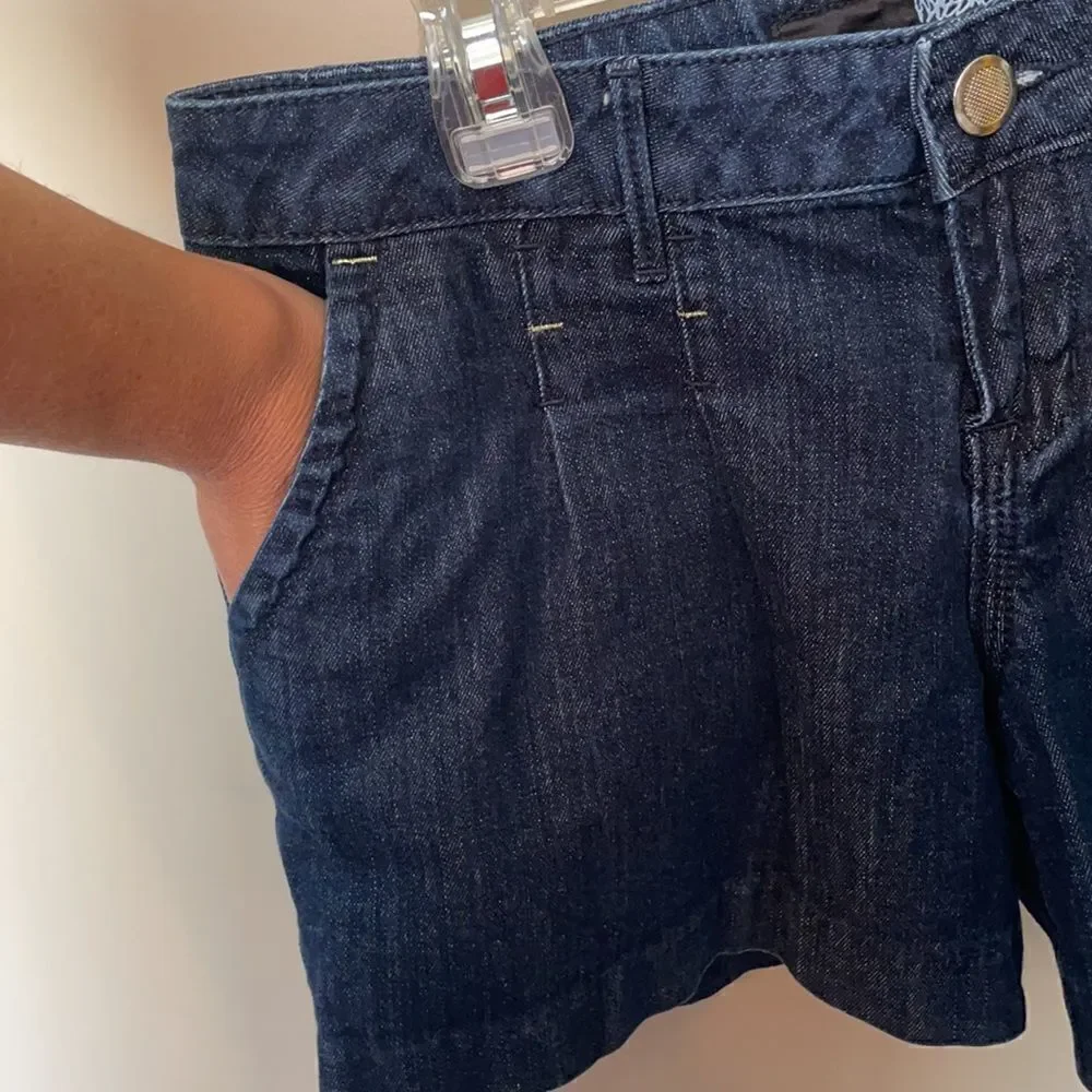 Pleated denim shorts